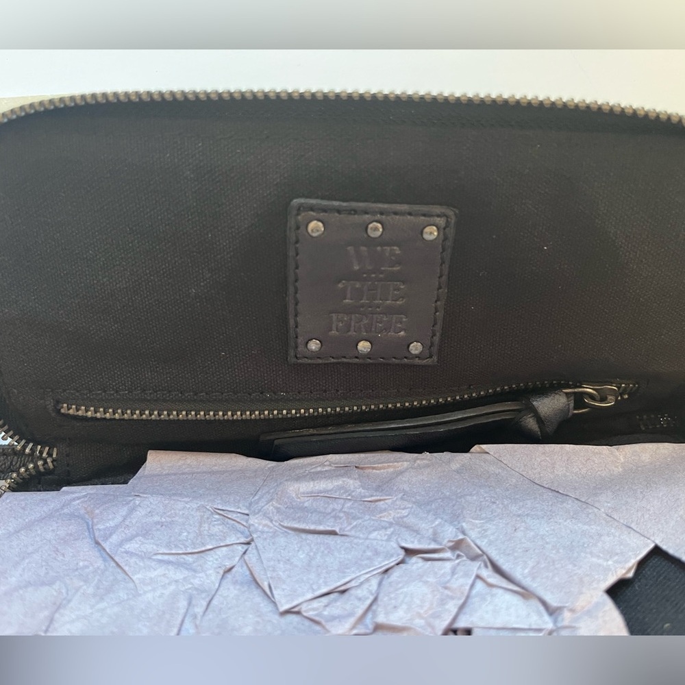 We The Free | NWT Distressed Leather Wristlet Wallet - Picture 4 of 5